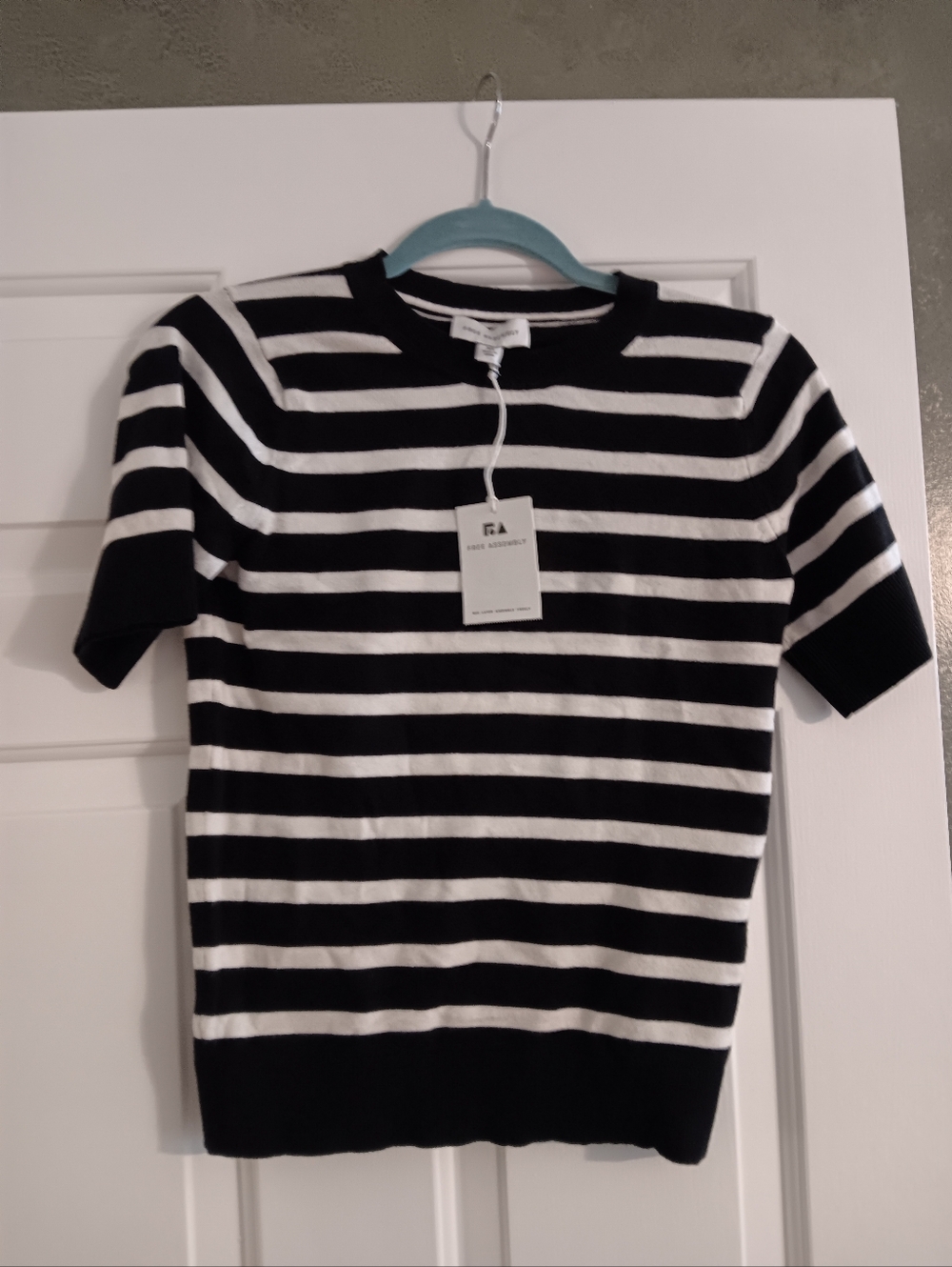 Free Assembly NWT Black and White Striped Short Sleeve Sweater Xs
